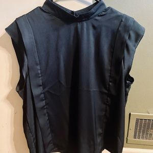 Who what wear…NEW! Mock neck top-cap sleeve